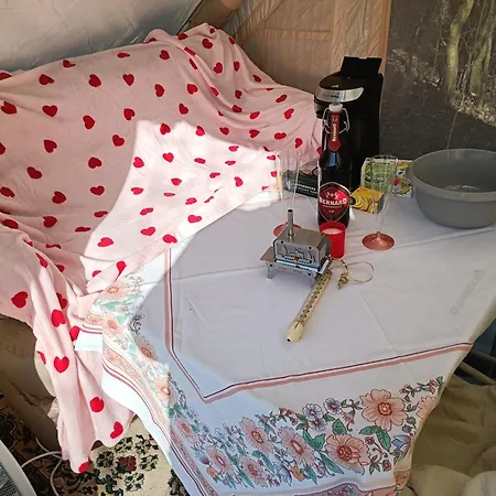 Praha Glamping Nucice 380 Luxury tent