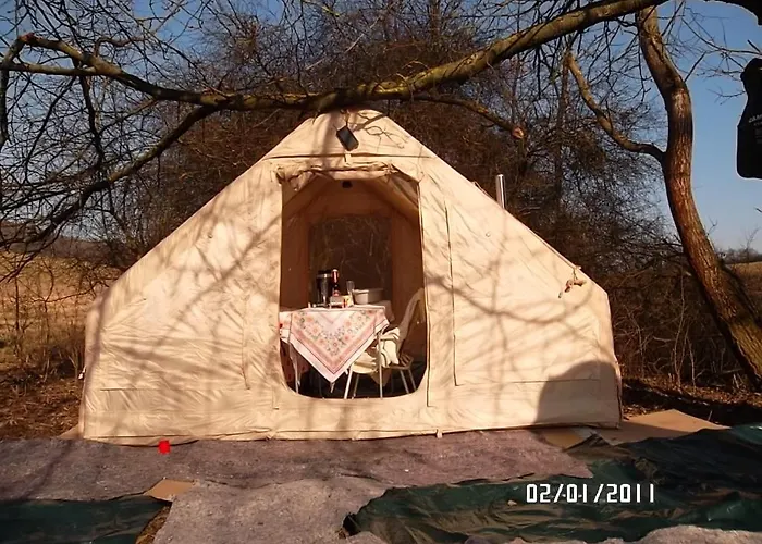 Роскошный шатер Praha Glamping Lodenice