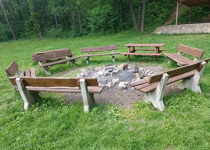 Роскошный шатер Praha Glamping Lodenice